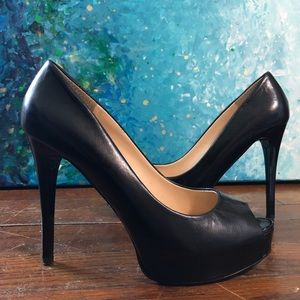 Guess Black peep toe platform heels!